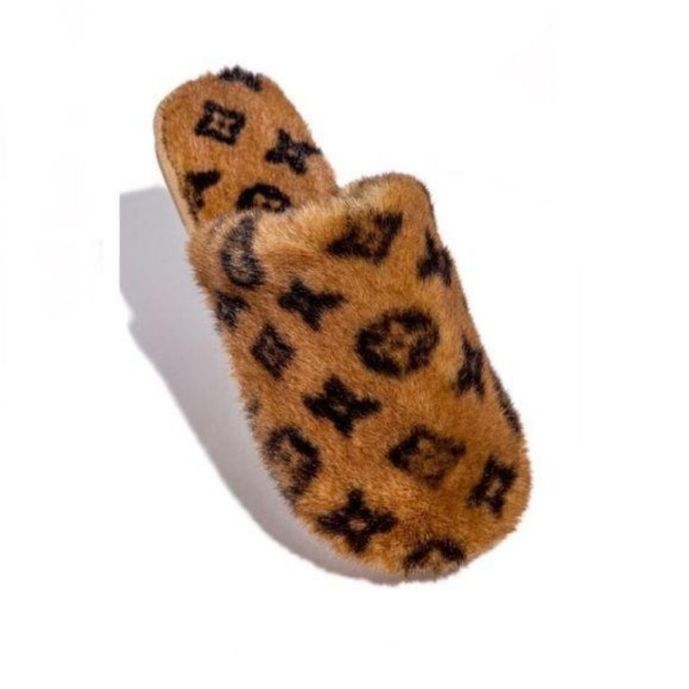 “Luxury” Faux Fur House Slippers in Carmel - Picture 2 of 9